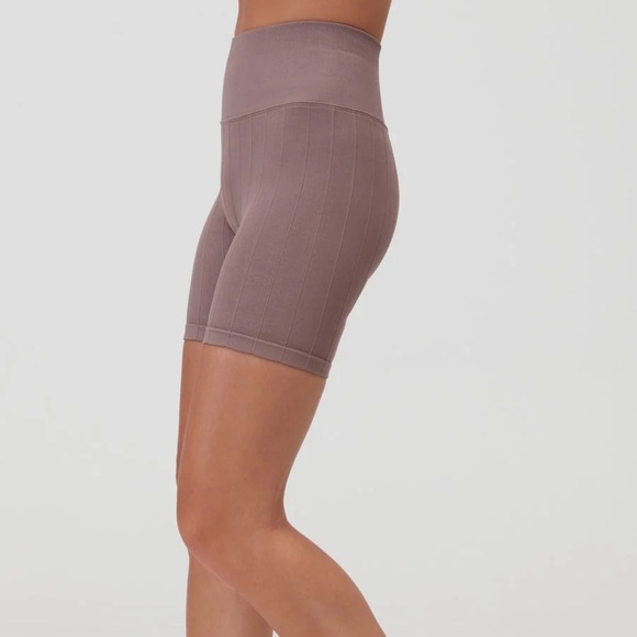 Spiritual Gangster Amara Wide Rib Biker Short Rich Mauve Size XS/Small NEW - Picture 2 of 11